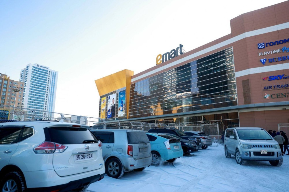 Энэ сарын 17-ны өдрийг дуустал и-март 00:00 цаг хүртэл, бусад зах, худалдааны төв 1-2 цагаар хуваариа сунгаж ажиллана